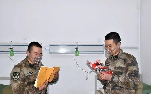 多强?帐篷睡袋可抵御零下四十度酷寒pg电子模拟器高寒地区的单兵装备有(图4) 多强?帐篷睡袋可抵御零下四十度酷寒pg电子模拟器高寒地区的单兵装备有(图4)